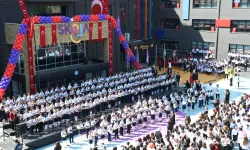 Şahinkaya öğrencilerinden coşku dolu 23 Nisan kutlaması