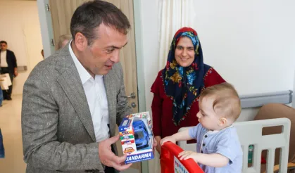 Bilecik'te Vali Sözer'de sağlık çalışanlarına teşekkür, hastalara şifa