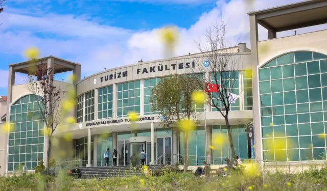 Geleceğin turizm yöneticileri DEÜ'den yetişecek